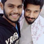 Yuthan Balaji Instagram – With the smiling boy @vijaykumar_231 
#Joo #YuthanBalaji #Yuthan The Forum Vijaya Mall