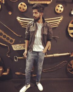 Yuthan Balaji Instagram - When I purposely pose for the background 😂😜
PC: @siddhartharavind 
#Joo #YuthanBalaji #Yuthan
