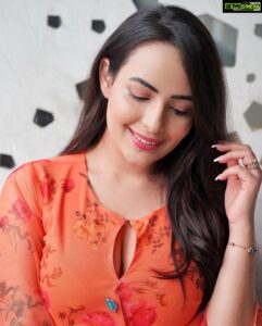 Aanchal Munjal Instagram - You know that I won't stop until I make you mine ..🧡