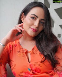 Aanchal Munjal Instagram - You know that I won't stop until I make you mine ..🧡