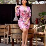 Aanchal Munjal Instagram - Autumn carries more gold in its pocket than all the other seasons. 💖 #HelloNovember 🧿🛍 Styled by @theanunarang Shot by @yash_bhatwal_photography Hair & MUA @yasheshvii Location @bombay49kitchenandbar