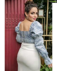 Aanchal Munjal Instagram - 🤍💙🤍
Styled by @theanunarang
Shot by @akshayphotoartist
Hair & MUA @varshathapa_makeup_hair