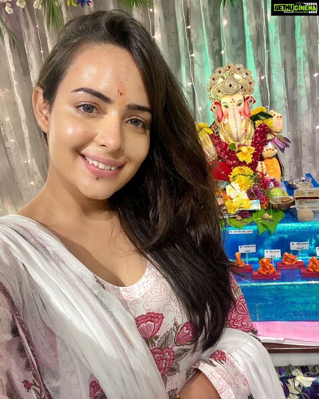 Aanchal Munjal Instagram - Wishing everyone a veryyyy Happy Ganesh Chaturthi !!! 🙏🏻😇🧿 Ganapati Bappa Moryaaaaa 😍
