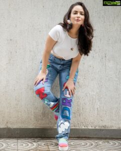 Aanchal Munjal Instagram - Since y’all loveeee close-wide-close 👄 #HelloSeptember 🤍🧿