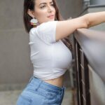 Aanchal Munjal Instagram – Since y’all loveeee close-wide-close 👄 #HelloSeptember 🤍🧿