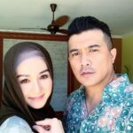 Aaron Aziz Instagram - Ini lah Isteri Abg, yg mengubah hidup Abg, demi kesihatan dan stamina (maklumlah dah 45 sen) Di mana ada masa mesti Abg naik Isteri Abg ni….ooppps lupa swipe left Ye…Tu lah bini kedua dari Italy @duerodabicycleandcafe nama dia #bottecchia so jgn risau Abg masih setia dan luv luv @diyanahalik dan anak anak hingga Jannah. Ameen #lelakibukanpendosa #tv3 #akandatang @sophiekoshka @amanizcycling #abgstartslowslowdulu #abgbarunakcuba #abgdibenarkanbasikaltuje #abgadabasikaltapihariharishooting 😅