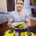 Aaron Aziz Instagram – Kalau Nak tahu rahsia utk turun kan berat badan adalah dieting. Diet paling penting! Jaga apa yg kita makan. Thank you @dietmonsta  #Abgtakflexok #Abgpuntaktahukenapalenganbengkak #Inisemuapoyodalampocoyo