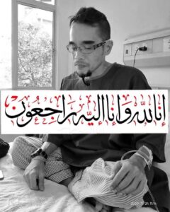Aaron Aziz Instagram - Innalillahwainailaihirojiuun Rehat lah kawan setelah lama kamu sakit… doakan ye semua utk arwah Rayme Sham bin Puad. Semoga ALLAH rahmati mu dgn nikmat Jannahtul Firdaus. Takziah buat Isteri, anak dan keluarga. Arwah Baik orang nya. Soft spoken dan relax je… utk yg tak kenal arwah dia adalah prop master masa Abg shoot #jalansesatkesyurga tahun lepas… @elizadsharifuddin @aleza_shadan @jalaludinhassan @osmanali_nuansa @zazalohh