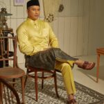 Aaron Aziz Instagram - Dean Ilyas memang suka baju melayu potongan traditional. #lelakipendosa Abg abg Disana warna apa tahun ni? Dapatkan Baju Melayu Aaron Aziz eksklusif di @jakeltextile sekarang! Baju Melayu potongan berpesak dengan pelbagai warna menarik untuk anda. Belanja minimum RM100 dapat cashback tunai. Promosi berlangsung di semua cawangan Jakel seluruh Malaysia sehingga 13 April 2021. #bajumelayuaaronaziz