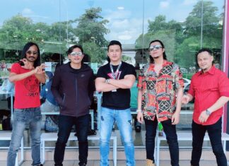 Aaron Aziz Instagram - Kuah Simi?!! Reunion? Lu org tau cerita apa? Buay song ah buay Kong!! @adpadiputra @syamsulyusoffilm @soffijikan @adamcorrielee #KLG3 #LegendlivesON #Throwback