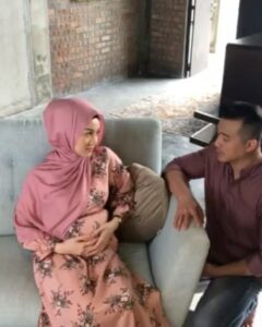 Aaron Aziz Instagram - Bila ada hantu kat set siang siang Hari. Biadap betul kan... banyak sangat dosa si #DeanIlyas #lelakipendosa @globalstationsb #melatarnenekpancut #Abgmasihganasok #Abgberlakonjelembik