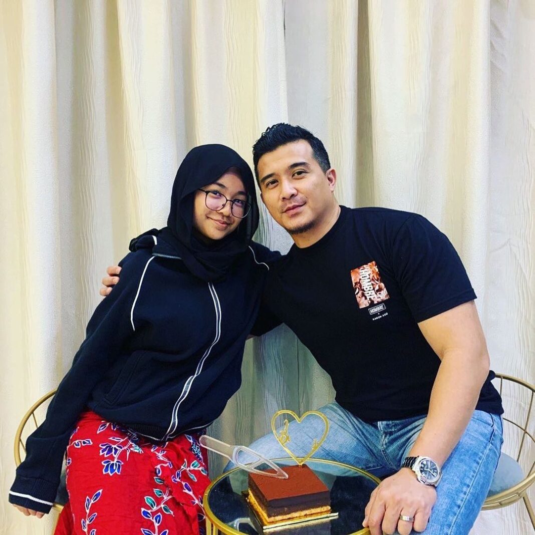Aaron Aziz Instagram - My sunshine dah besar dah my goodness how time flies. Happy 15th Birthday daughter @dwiarianaaaron Know that I’ll be the only man in your life who will never let you down or hurt you in any way. Thank you for being one of my pillars of strength. I pray that ALLAH SWT protect you from all harm seen n unseen, shower you with happiness and bless you with peace at heart and at mind. I love you more than you’ll ever imagine. #HappyBirthdayDwiAriana #Mysushineis15 #aaronazizfamily