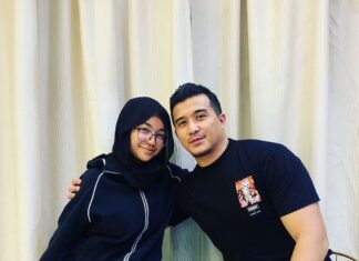 Aaron Aziz Instagram - My sunshine dah besar dah my goodness how time flies. Happy 15th Birthday daughter @dwiarianaaaron Know that I’ll be the only man in your life who will never let you down or hurt you in any way. Thank you for being one of my pillars of strength. I pray that ALLAH SWT protect you from all harm seen n unseen, shower you with happiness and bless you with peace at heart and at mind. I love you more than you’ll ever imagine. #HappyBirthdayDwiAriana #Mysushineis15 #aaronazizfamily
