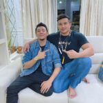 Aaron Aziz Instagram – Bila Director tersohor terjah rumah Sebab tu rambut serabut…. Abg besar buat deal.. KLG3… korang nak Siapa lawan dgn Malek pulak???

@syamsulyusoffilm #abgdanKLG3 @officialaksomalaysia @datoadzwan #abgcutisudahhabis #malekcutisudahhabis #malekisready #aksoX #akuaksoX #BeRadical