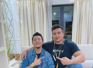 Aaron Aziz Instagram - Bila Director tersohor terjah rumah Sebab tu rambut serabut…. Abg besar buat deal.. KLG3… korang nak Siapa lawan dgn Malek pulak??? @syamsulyusoffilm #abgdanKLG3 @officialaksomalaysia @datoadzwan #abgcutisudahhabis #malekcutisudahhabis #malekisready #aksoX #akuaksoX #BeRadical
