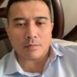 Aaron Aziz Instagram - Content gonchang yg Abg Tak faham zaman skrg ni mcm mcm idea eh korang…. Nasib Baik gonchang hp je…. #Abgispelik #Abgkatkerjaboring #Abgiswangiselalu #sabroudbyaaronaziz @aaronaziztheoud.hq #MYno1Oud