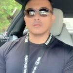 Aaron Aziz Instagram - Abg tak pandai menari jadi biar lah dada yg Bergerak je #AksoX #aksogt3500puffdisposablevape @officialaksomalaysia @vapeempiremalaysia #minangnenglakakinangsuong