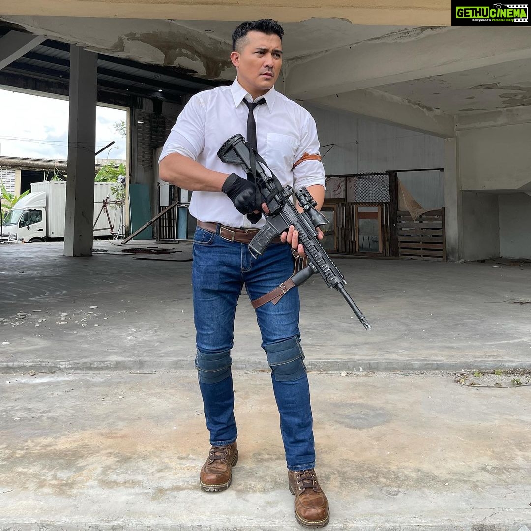 Aaron aziz bercerai