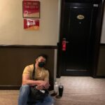 Aaron Aziz Instagram - Selepas satu Hari shooting dan bila kunci bilik tak boleh buka pintu hotel…….