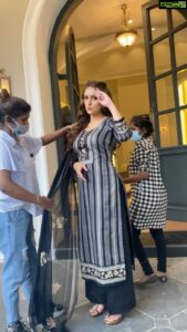 Aarti Chhabria Instagram - Thursday Message 🥰 “Khud ki bhi sun le kabhi….. “ 💃🎥 
.
.
.
.
#shootlife #salwarsuits #khudkibhisunlekabhi #aartichabria #photoshoot #modeling #actorslife