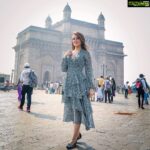 Aarti Chhabria Instagram – Loving my #mumbai ❤️ 
📸 @dhruvgohil_ 
.
.
.
#gatewayofindia #mumbai #aartichabria #poser #ootd #mumbaicrowds #actors #smiling #dress #flowydress Gateway of India