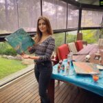 Aarti Chhabria Instagram – Let’s paint #2022 on a fresh canvas – slowly, neatly, beautifully and full of colour and texture… to our hearts desire. 💝 #painting #canvas #oilcolors #oilpainting #margaretriver #watersedge #watersedgemargaretriver #aartichabria #colourful #greenery #paintinginnature #pourpainting #happy #fulllength