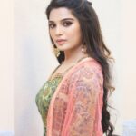 Aathmika Instagram - Look closely at the present you are constructing. It should look like the future you are dreaming ✨ Styled - @musstardyellow Outfit - @merasalofficial Makeup - @abhiramilokesh Hair - @kowshi_mua Clicked - @varuun.jpg
