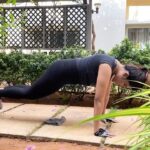 Aathmika Instagram - Trying my favourite TRX routine with @dasexplosiveworkouts It’s so refreshing to breath fresh air while working out. Here are few of my favourite upper body and core routine! Have a great day guys 😀 #aathmihearts #trx #bodyweighttraining