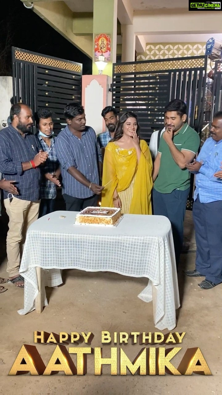 Aathmika Instagram - What a day to start your birthday with #kodiyiloruvan team’s birthday surprise at shooting spot! Thanks to @vijayantony sir and the producers for being there till 12 am just to wish me. Thank you director sir @ananda_krishnan_ak for planning this whole thing. And followed by this amazing surprise by my fans. Literally was overwhelmed with so many cute little messages. Have no words to express my gratitude. Thank you for inspiring me everytime. You guys keep me going, You guys are my energy and you mean a lot to me. Loads of love and hugs from #aathmihearts ❤️🤗