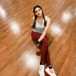 Aathmika Instagram – முடியலடா சாமி 😩

#aathmihearts #workoutmotivation #2021