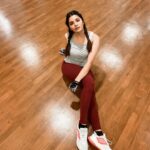 Aathmika Instagram - முடியலடா சாமி 😩 #aathmihearts #workoutmotivation #2021