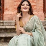 Aathmika Instagram - Happy Diwali 🪔 Wishing you loads of happiness and positivity to you and your loved ones. Love you loads 😊✨ Styling - @anushaa13 Outfit - @weaveinindia Accessories - @rimliboitique MUAH - @kalwon_beauty Clicked - @kiransaphotography Coordinated - @cinderellarobert