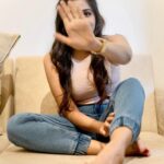 Aathmika Instagram - Photographer : *cracks a joke* Me : Talk to my hands 😬 @effin__good 📸