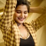 Aathmika Instagram - Yellove moments 🌟🌻 📸 @effin__good 💄 @abhiramilokesh