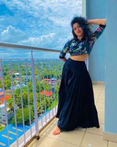 Abhirami Suresh Instagram - @amala_merin Attire :) Clicked with lurv :) Muah, everyone ♥️✨