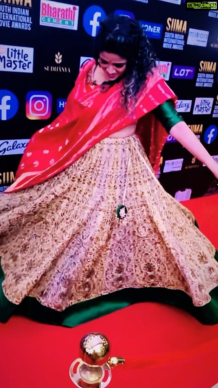 Abhirami Suresh Instagram - Laal Ishq♥️ @shravankummar ✨ #AbhiramiSuresh #LaalIshq #LalIshq #SlowMo #ExplorePage
