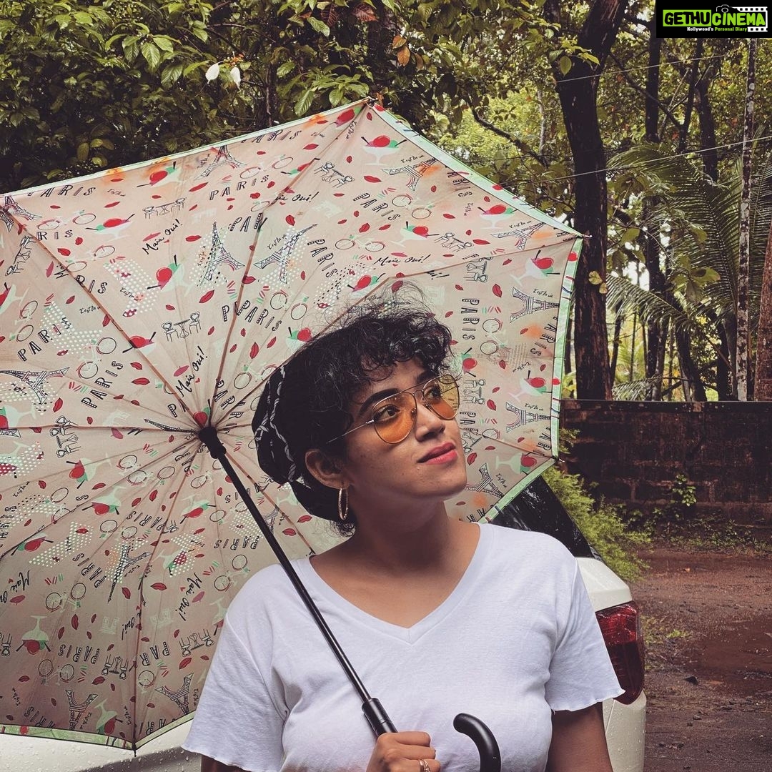 Abhirami Suresh Instagram - Learn to love the imperfect, You’d find happiness and peace even when nothing seems perfect... ✨♥️ #Amen #Love #Prayers #WishesToAll #AbhiramiSuresh #LiveLoveLiberate
