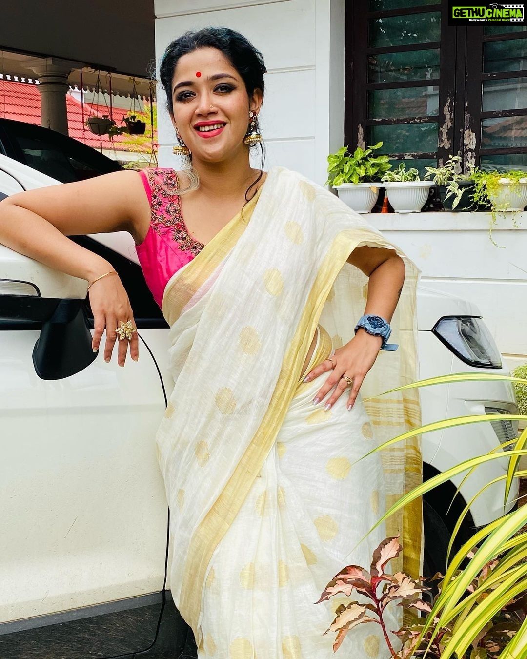 Abhirami Suresh - 6K Likes - Most Liked Instagram Photos