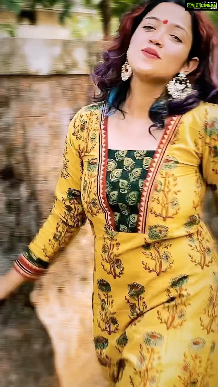 Abhirami Suresh Instagram - @sareestoriesbymidhila ♥️✨ loved the fineness of fitting and quality ✨♥️ Thankyou ✨ : : : : #ReelIt #ReelItFeelit #AbhiramiSuresh #LiveLoveLiberate #Explore #explorepage #viral