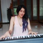 Adah Sharma Instagram - Whats your Happy song ??? This is mine🙃Happy New Year ! Wish upon you all a lot if Pain ❤ Because Pain will make you a, will make you a BELIEVER 🙏👊💪 , , 2022 let the bullets fly , let them rain , #100YearsOfAdahSharma #adahsharma #pianocover #believer . P.S. should I upload the full song ? Without going falsetto 😁