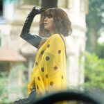 Adah Sharma Instagram - POLL :Yesss or YASSS Saree and Gloves Kaali Peeli looking for trouble 💛🖤🙃 for the @filmfare awards Uploaded raw images without any edit because they looked nice to me 🤪 📸@biryanimasala Styled by @juhi.ali Hair @snehal_uk Saree @suta_bombay @rubansaccessories Heels @charleskeithofficial @jagats38 for getting us the kaali peeli 😉 , , , , #100YearsOfAdahSharma #filmfareottawards2021 #filmfareawards