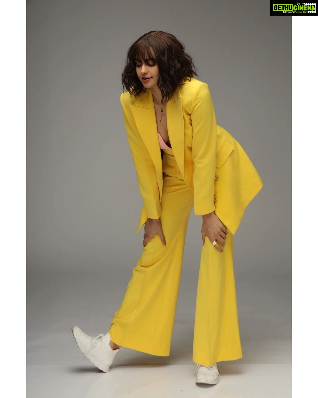 Adah Sharma Instagram - Can the leopard change its spots ? , , , Team A 📸 @faizialiphotography Styled by @juhi.ali Wearing @ranbirmukherjeeofficial @blingthingstore @louisvuitton Hair @snehal_uk Makeup @adah_ki_radha Staff @jagat #TheSpotsAreHiddenUnderTheYellow #eveniftheleopardcouldchangehisspotswouldhe? #rahulisacheetahiamnotsothatmakesmealeopard #poorrahulmaybeheisntacheetahmaybehesazebrawhowantstobeacheetah #100YearsOfAdahSharma #adahsharma