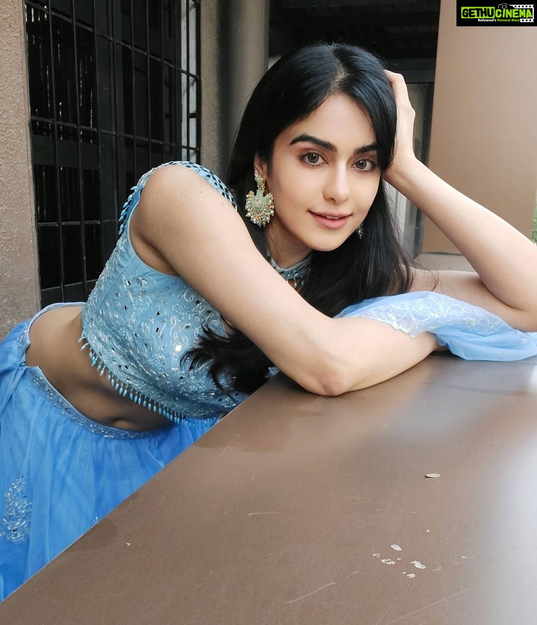 Adah Sharma Instagram - Blessed are those whose hearts can bend for they will never be broken π€© New year's resolution : to work on my cardiac flexibility ππ€ Blue poison dart frogs are considered one of the most toxic or poisonous animals on earth β€οΈβ€οΈ , , , SWIPE at your own risk The poison from the blue poisonous frog can cause swelling , nausea and muscular paralysis . πββοΈ @snehal_uk π§@juhi.ali @asaga.in @kharikajai @rubansaccessories #100YearsOfAdahSharma #adahsharma #WindowWoman