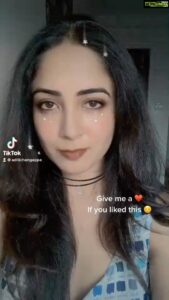 Aditi Chengappa Instagram - From a while back when I was new to TikTok (forgive the effects please 🤪😄) 
.
.
.
#idontwannabeyouanymore #billieeilish #billieeilishcover #singer #sing #coversong #indiansinger #ilovemusic #singingreel #tiktok