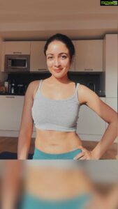 Aditi Chengappa Instagram - 2 sets of 20 each and you’ll feel amazing ✅ don’t forget to warm up first 💯
.
.
.
#yogateacher #workoutvideo #workoutmotivation #workoutathome #workoutroutine #yoga #yogadaily #yogadailypractice #stronggirls #yogainspiration #yogareel #yogatutorial #tutorial #workoutvideos #exercise #abs