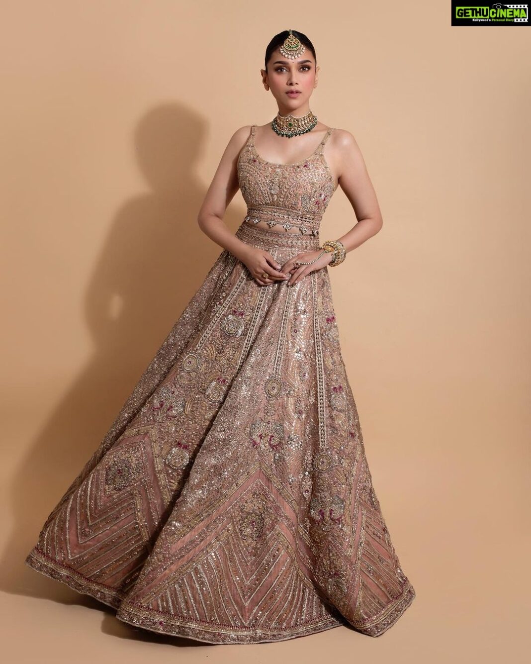 Aditi Rao Hydari Instagram - Chase grace 🌸 @shehlachatoor @shehlachatoorprivate #ShehlaChatoor #ShehlaChatoorCouture #ShehlaChatoorBrides HMU: Charlotte Wang Styling: Sanam Ratansi Photographer: @khushghulati