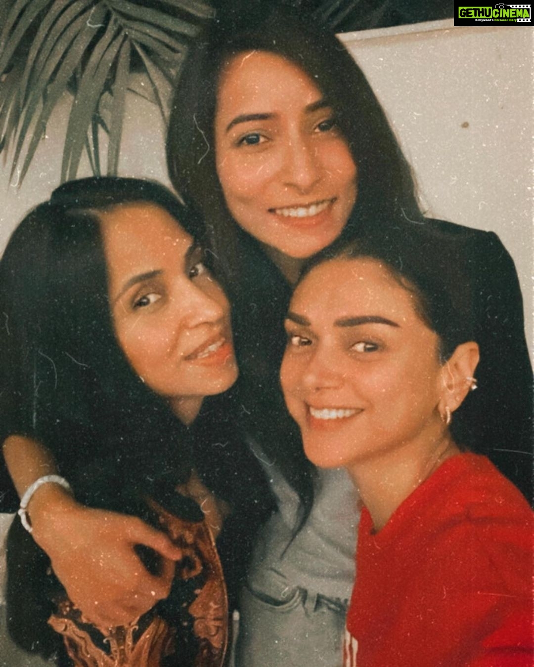 Aditi Rao Hydari Instagram - ❤️ #sistersquad