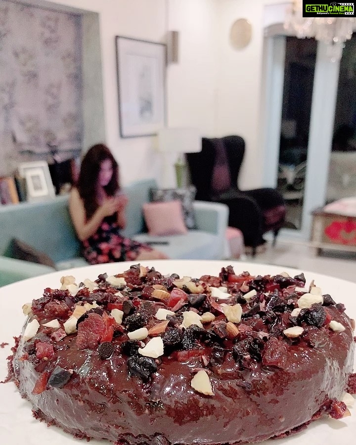 Aditi Sudhir Pohankar Instagram - When my family decides to surprise me for the success of SHE in a horror film style π₯ and I am prepared with my kickass knife ! He ha ha ha ha ! . . Thanku @niveditapohankar for shooting and directing this and thanku @makaranddeshpande_v for the amazing act ! . . Thanku Rose from @sharanorganicstore for a lovely Vegan Cake that you baked me in this lockdown you are a part of our celebration πΎ . This Cake is - Sugar free, Gluten free and Vegan with a lot of π . @netflix @imtiazaliofficial @netflix_in #she #sheonnetflix #netflixandchill #netflix #fun