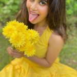 Aditi Sudhir Pohankar Instagram - Yellow me ! 📸 @niveditapohankar #aaditipohankar #yellow #sheonnetflix #love #dresses #smile #laugh #photo #photography #instagood #instagram #instadaily #insta #fashion #fashionista #fashion