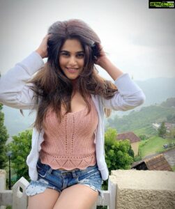 Aditi Sudhir Pohankar Instagram - Happy happy happy ! Because I am Happy ! LALALALALALA ! 
.
.
.
.
#happynewyear #happy #happybirthday #loveyourself #love #smile #photo #pictureoftheday #photooftheday #picoftheday #pink #beauty #beautifuldestinations #beautifulhair #she #aashram